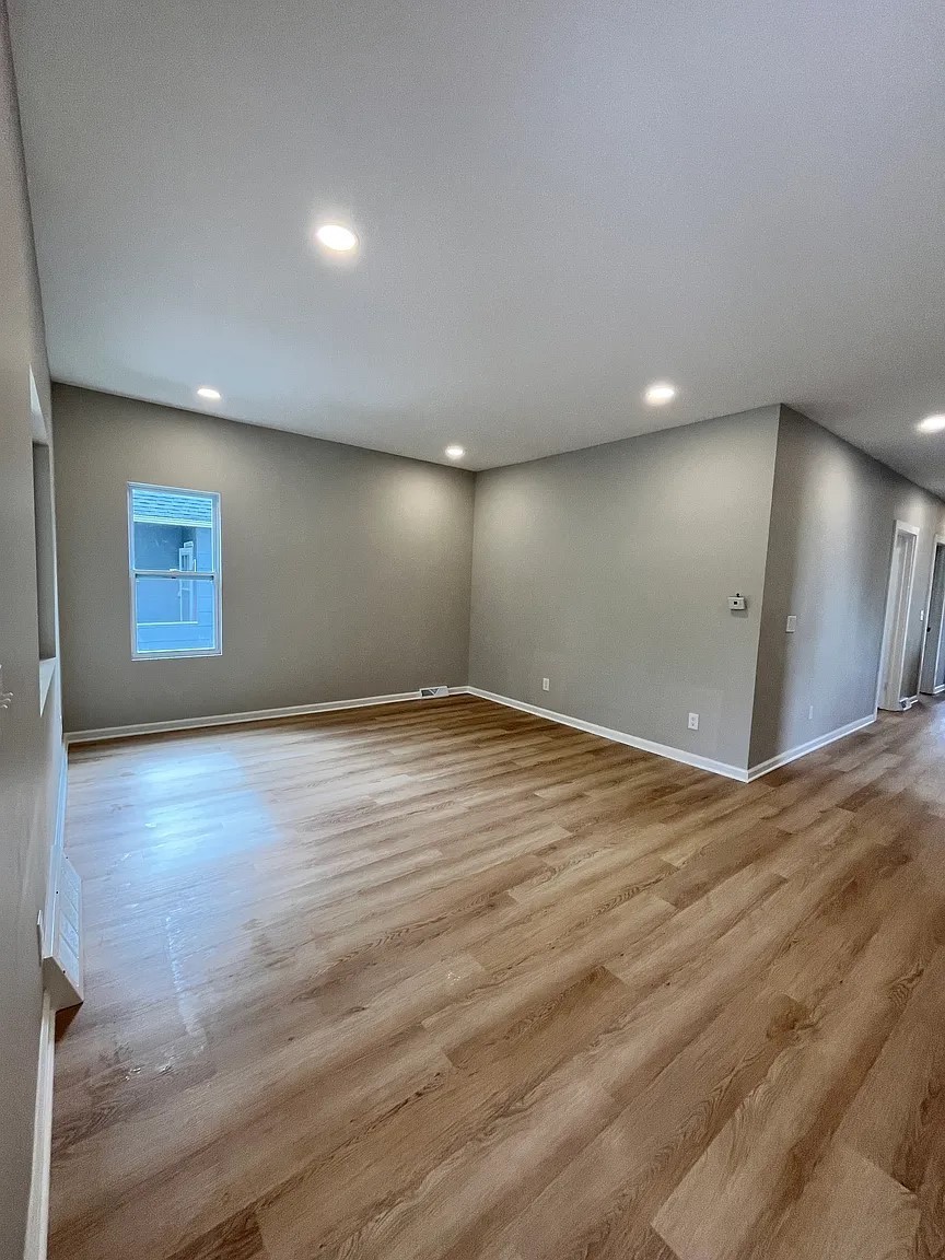 2307 Willowdale Ave – photo 2