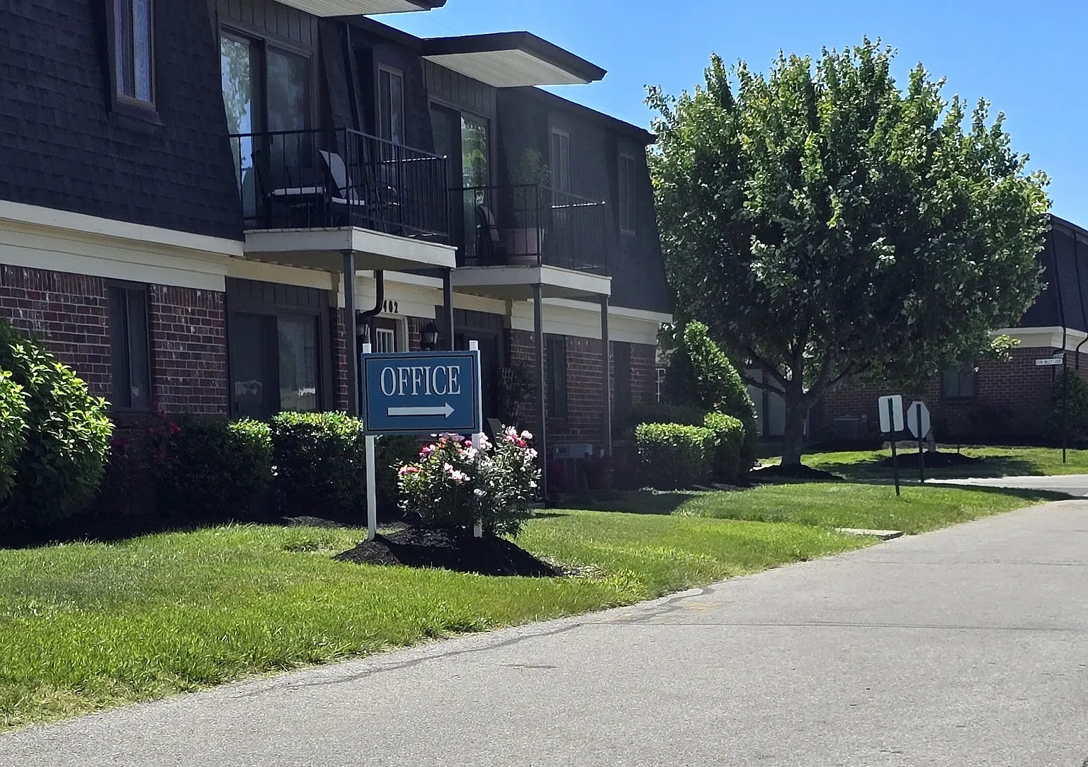 Pebble Creek Apartments – photo 1