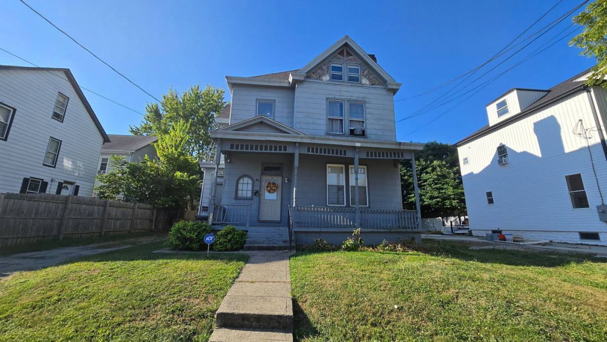 2047 Lawrence Ave unit 3 – photo 1