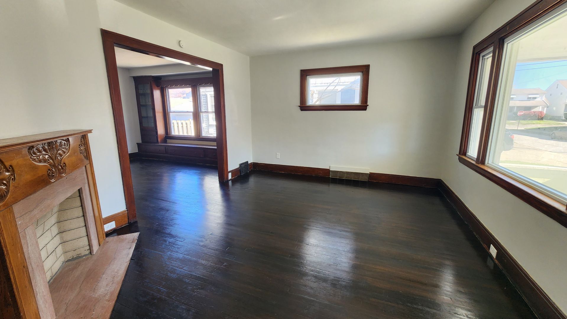 10401 Homeworth Ave unit Down – photo 3