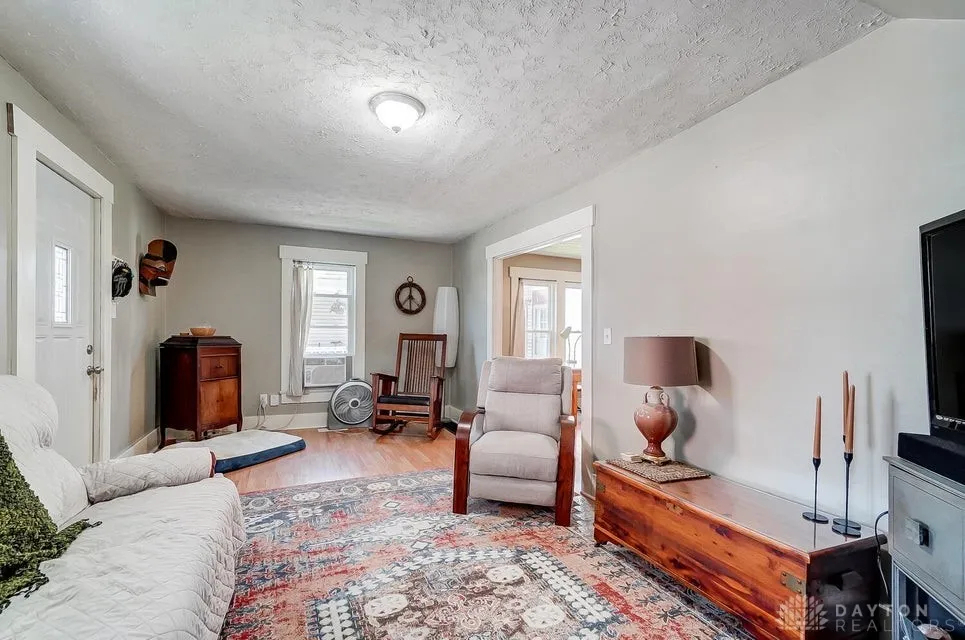 9 N Mulberry St – photo 4