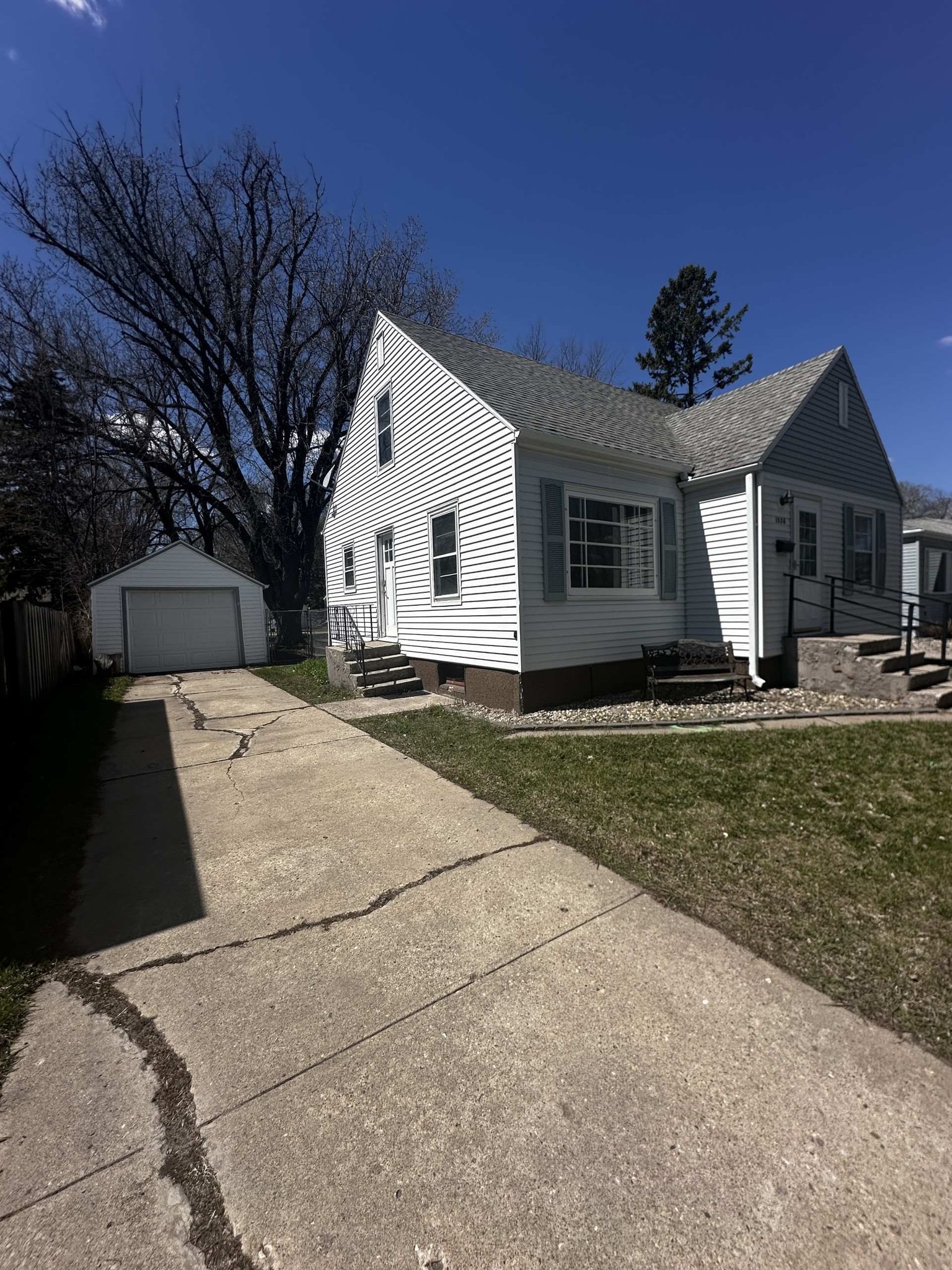 1538 10th St N – photo 2