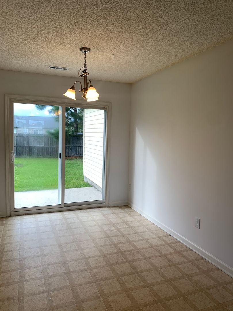 6943 Newbury Way – photo 4