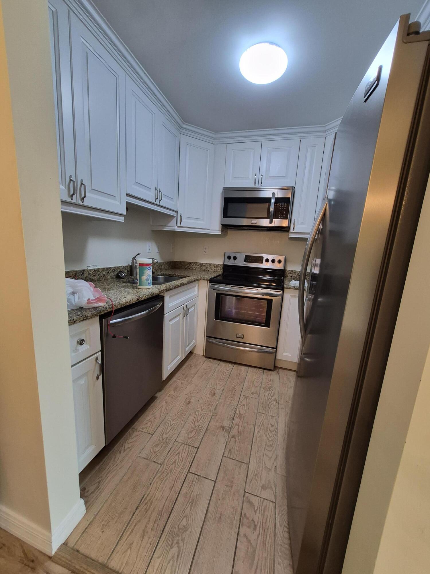 27 Easthampton E unit B – photo 3