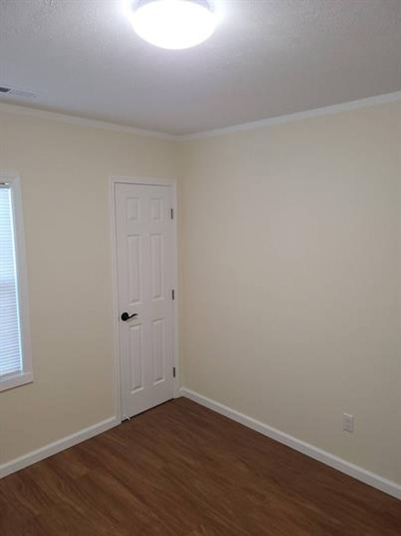 1538 Longfield Ave – photo 4