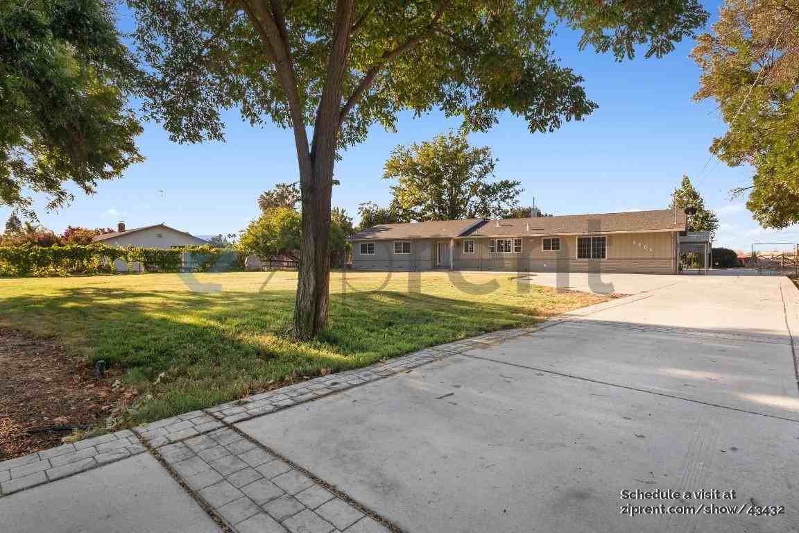 6404 E Woodward Ave – photo 1