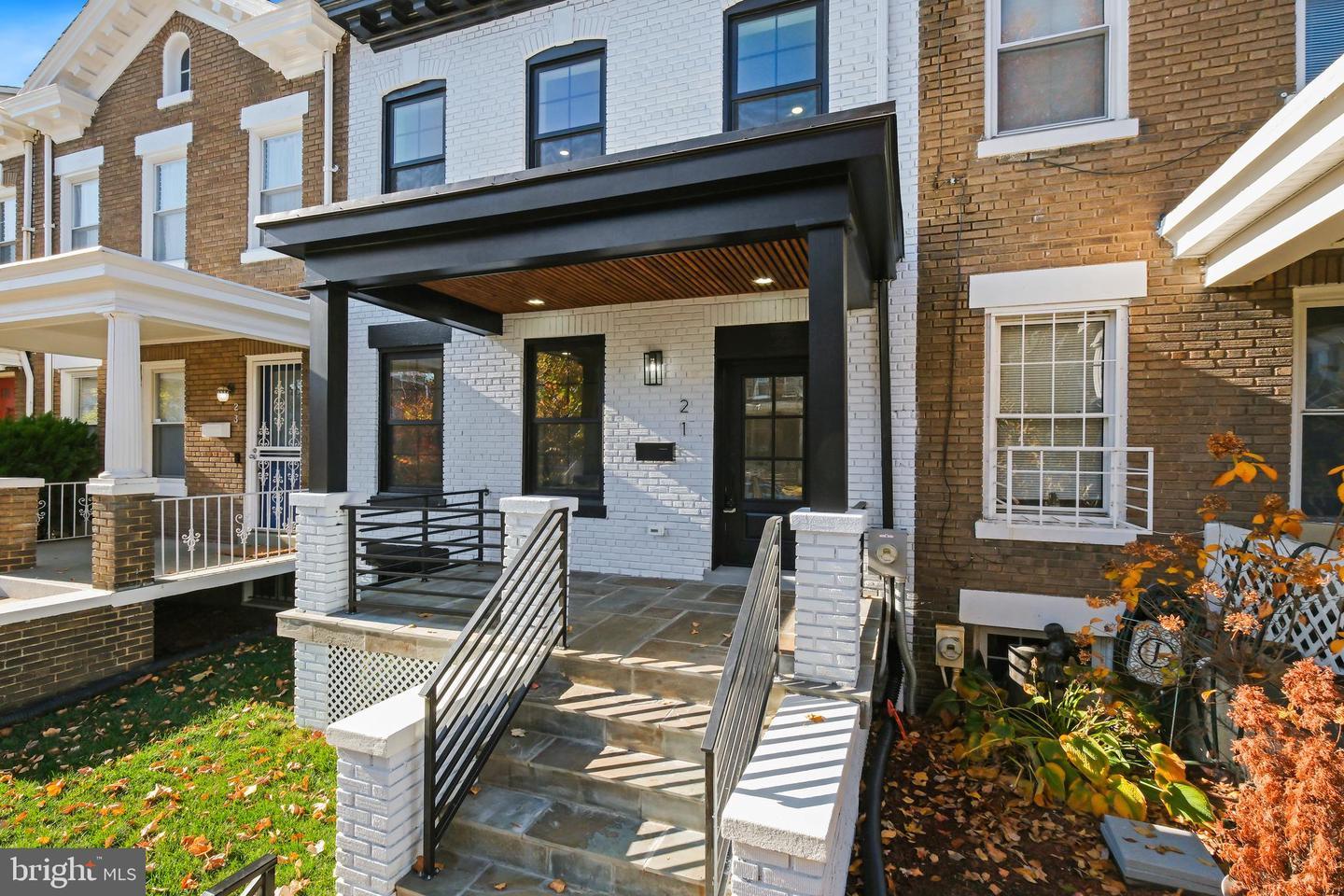 21 16th St SE – photo 1