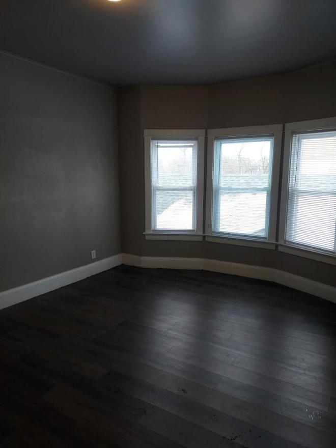 329 Marshall St – photo 4