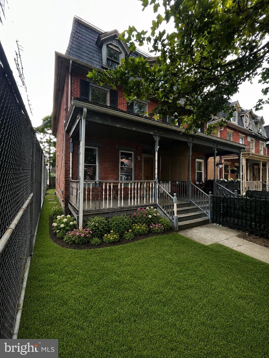 29 Carroll St – photo 2