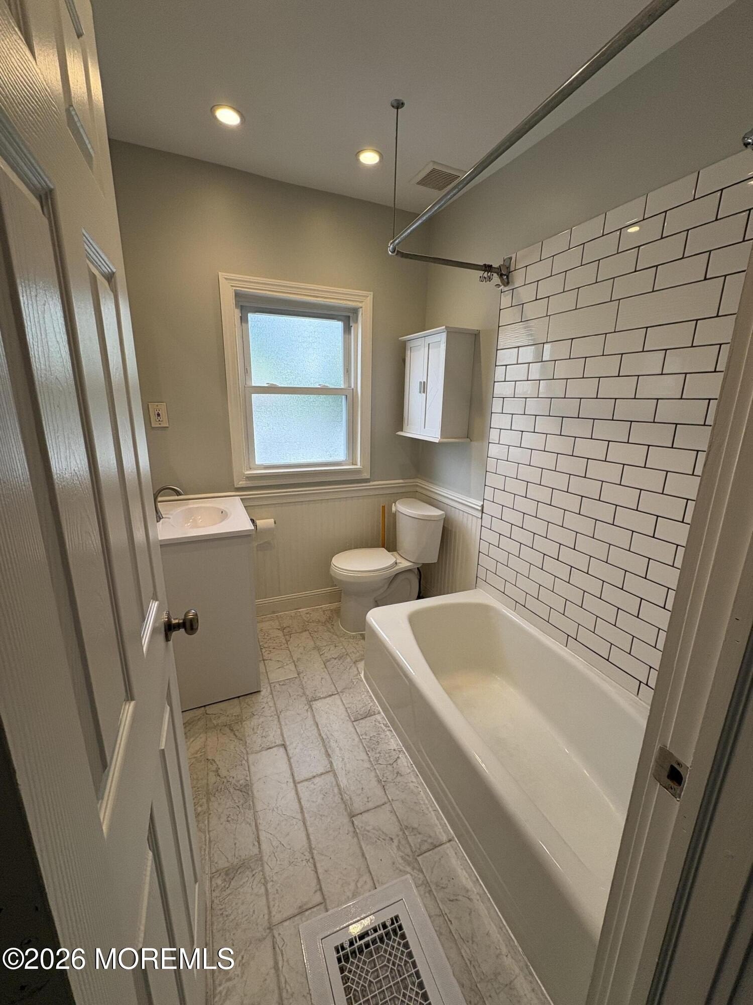 24 Waverly Pl #B – photo 3