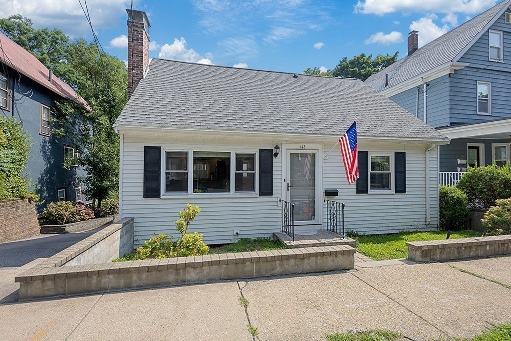 143 Perham St – photo 2