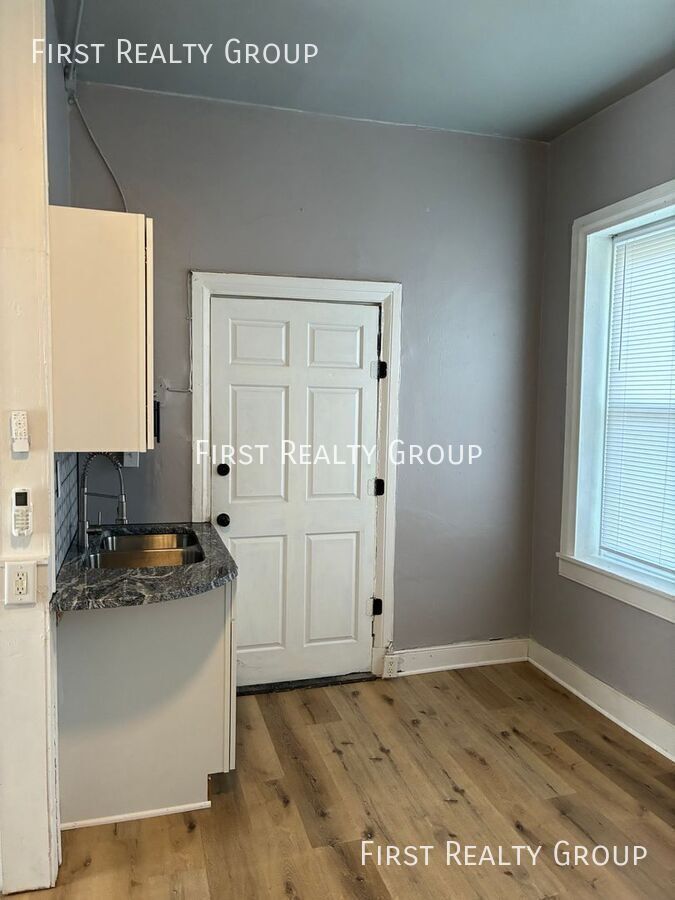 111 S Main St – photo 3