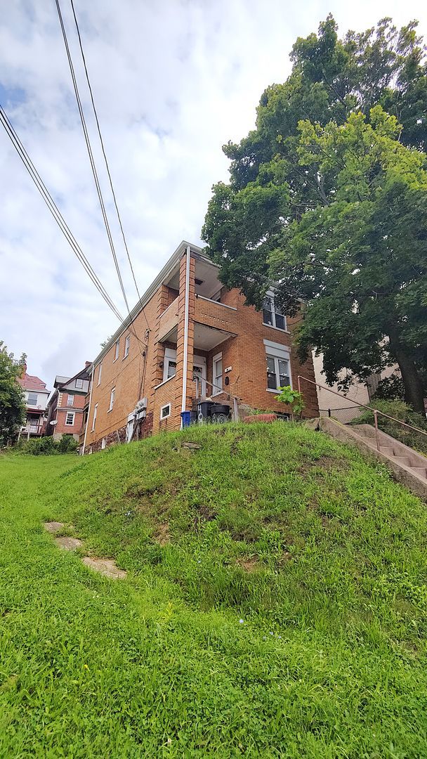 409 Kingsboro St unit 2 – photo 1