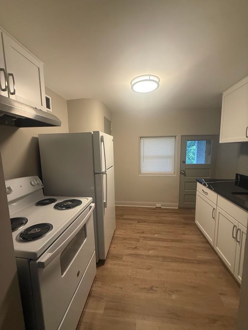 120 36th St NE unit Unit 1 – photo 4