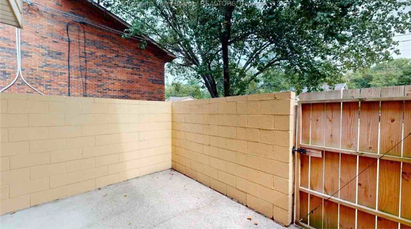 8 Garden Ln unit C – photo 4