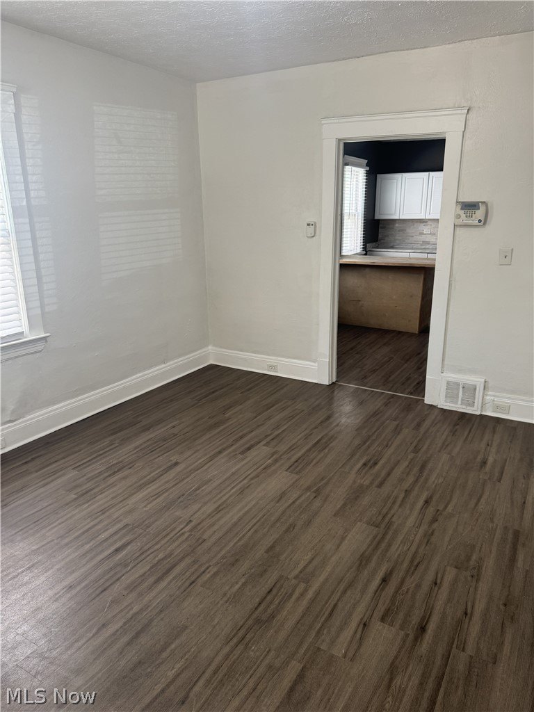 10209 Elwell Ave – photo 2