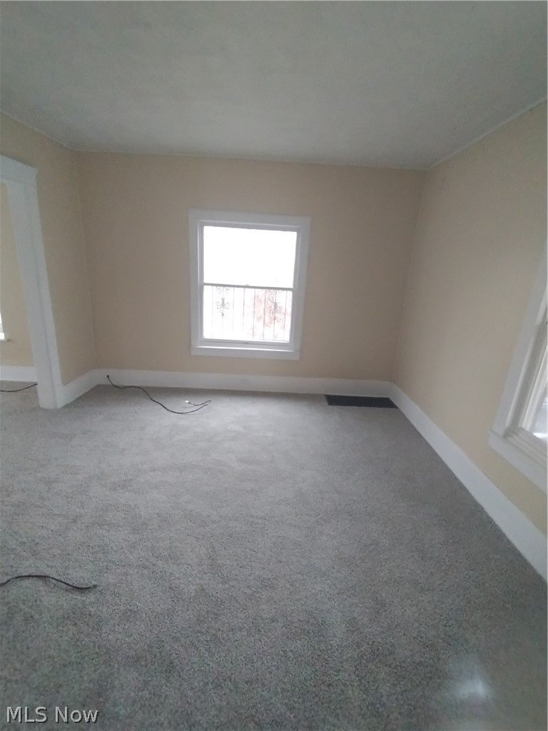 660 4th St SW – photo 4