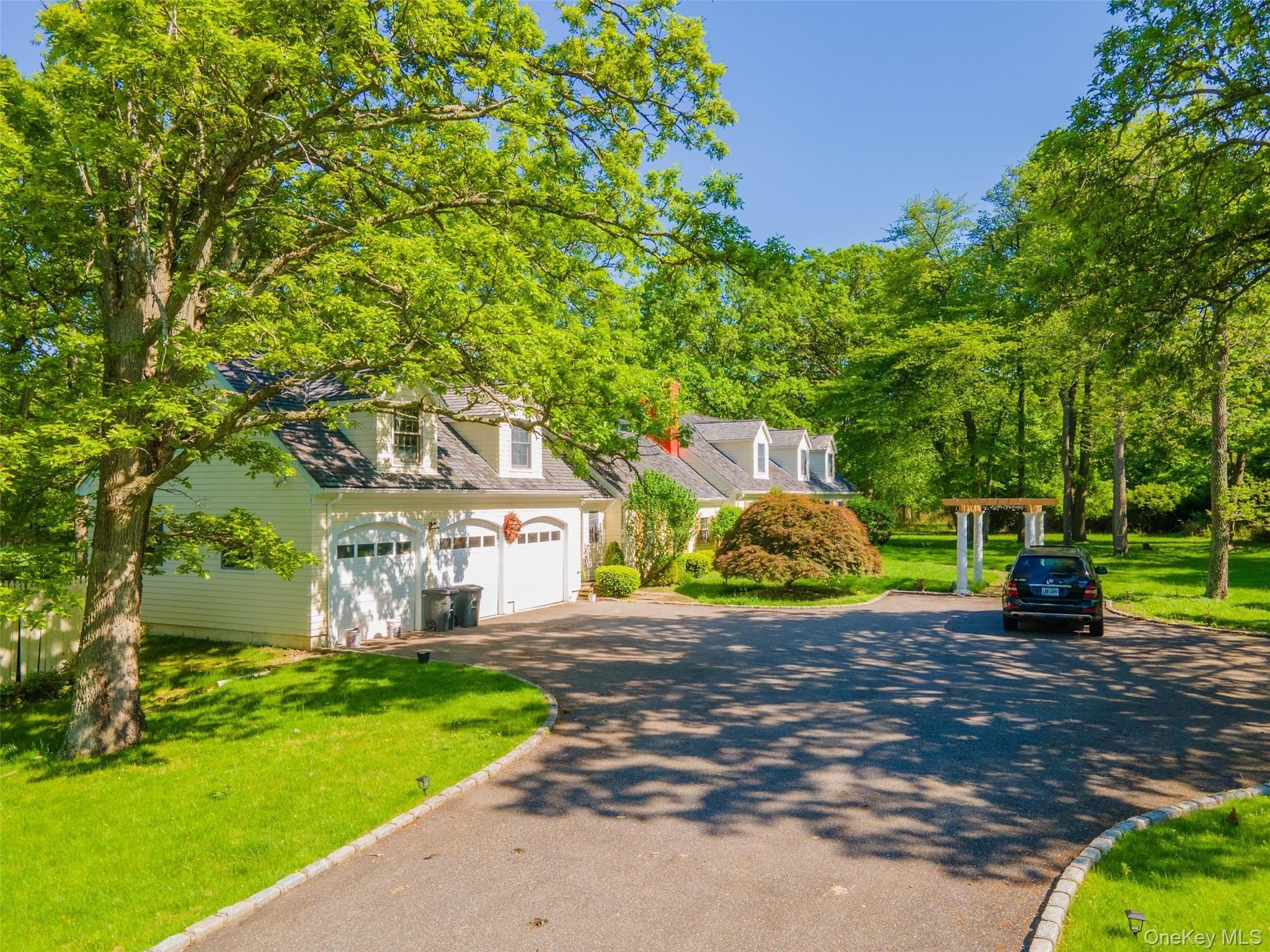 235 Centre Island Rd – photo 1