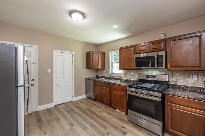 5811 Bridge Ave – photo 4