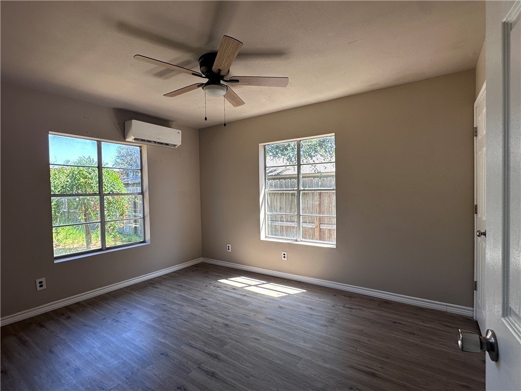 1217 Stone St – photo 4