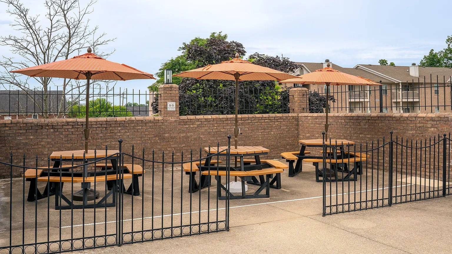 Burlington Oaks Apartments – photo 3