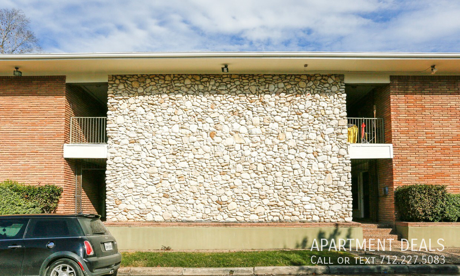 941 Byrne St – photo 1