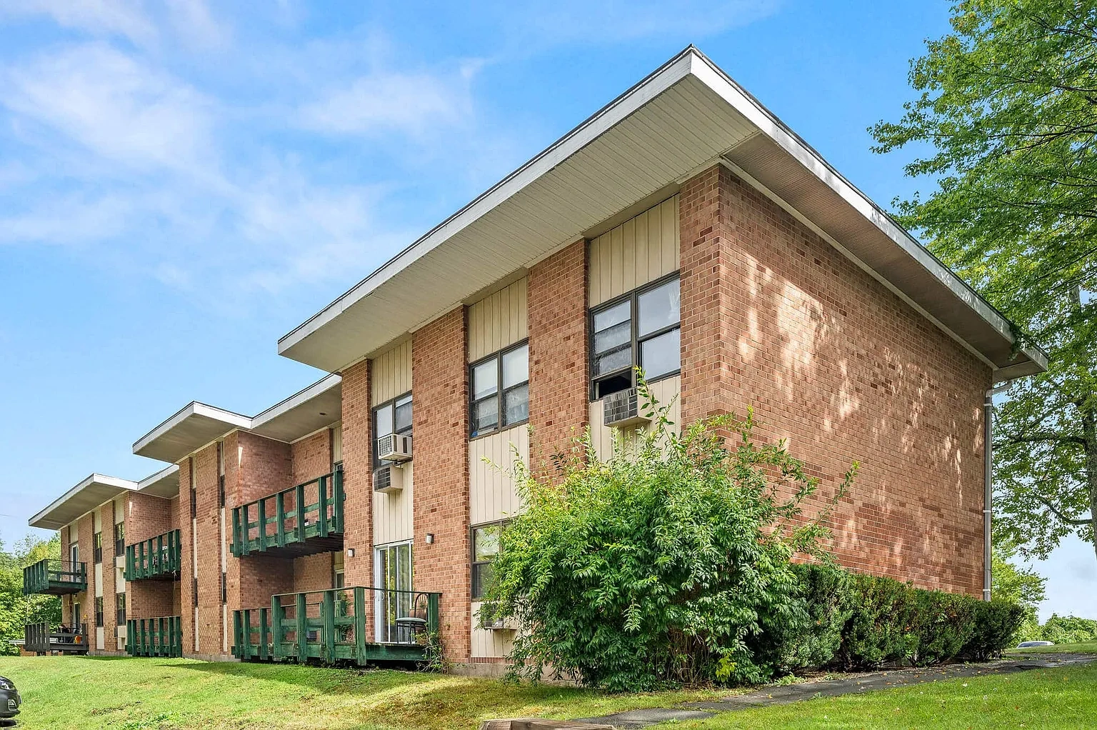 Liberty Manor Apartments – photo 2