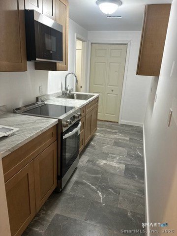 281 Spring St – photo 4