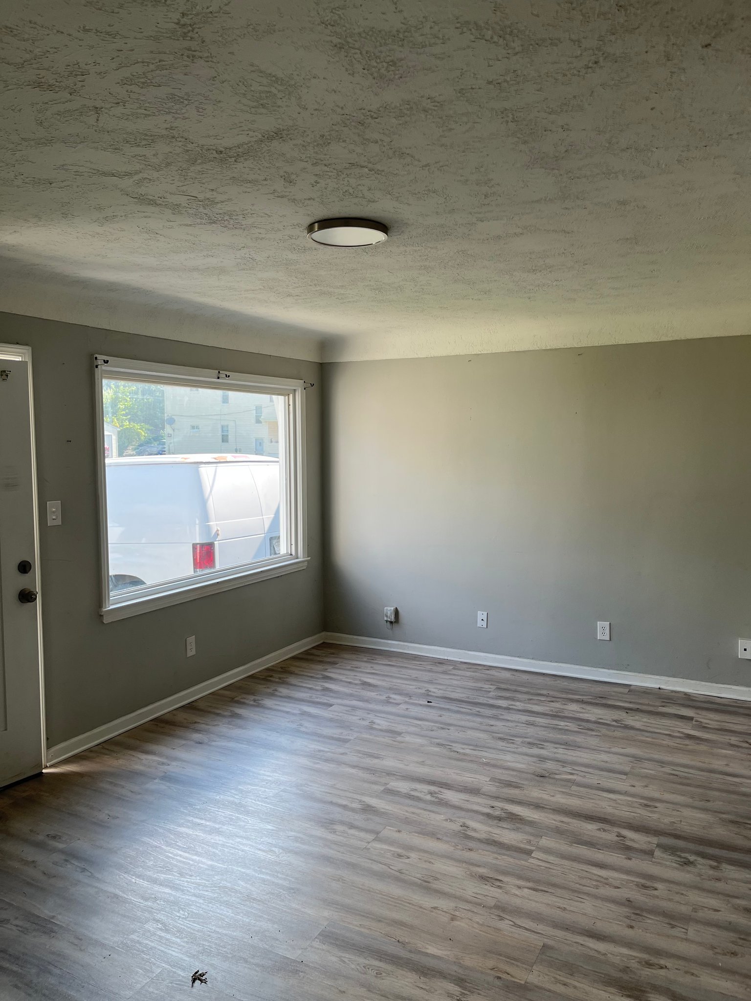 11800 Princeton Ave – photo 4