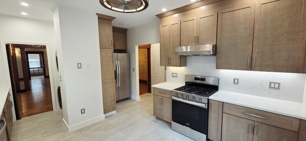 102-104 Bayswater St unit 104 – photo 1