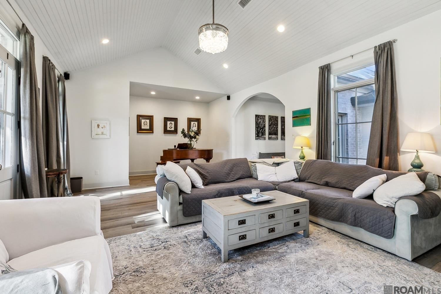 6363 Sevenoaks Ave – photo 5