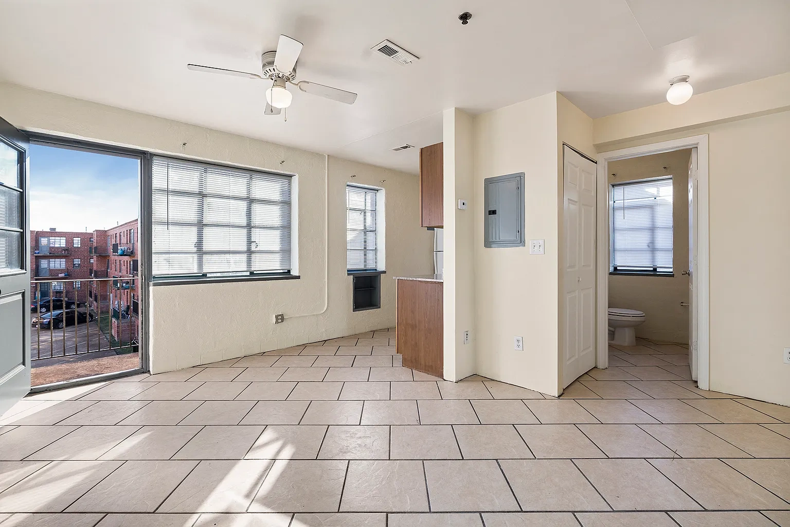 Collins Terrace Apartments – photo 5