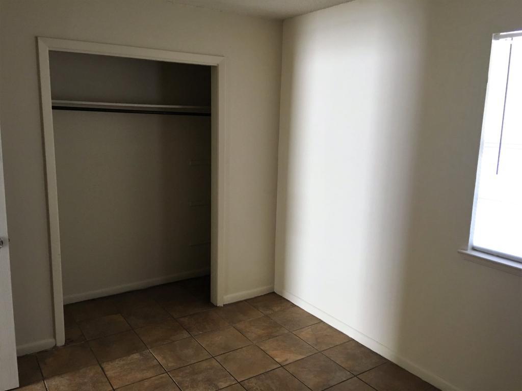 5400 Stanley Dr unit # 3 – photo 2