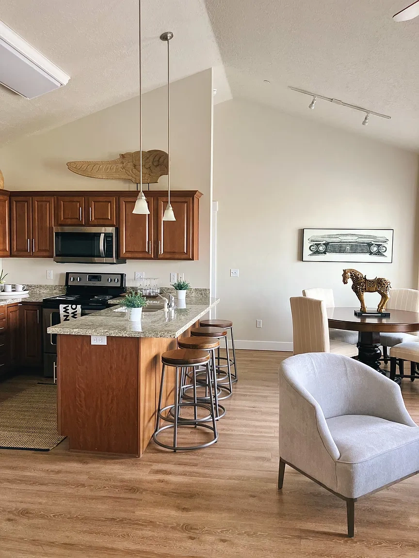 Riverwalk Apartments – photo 2