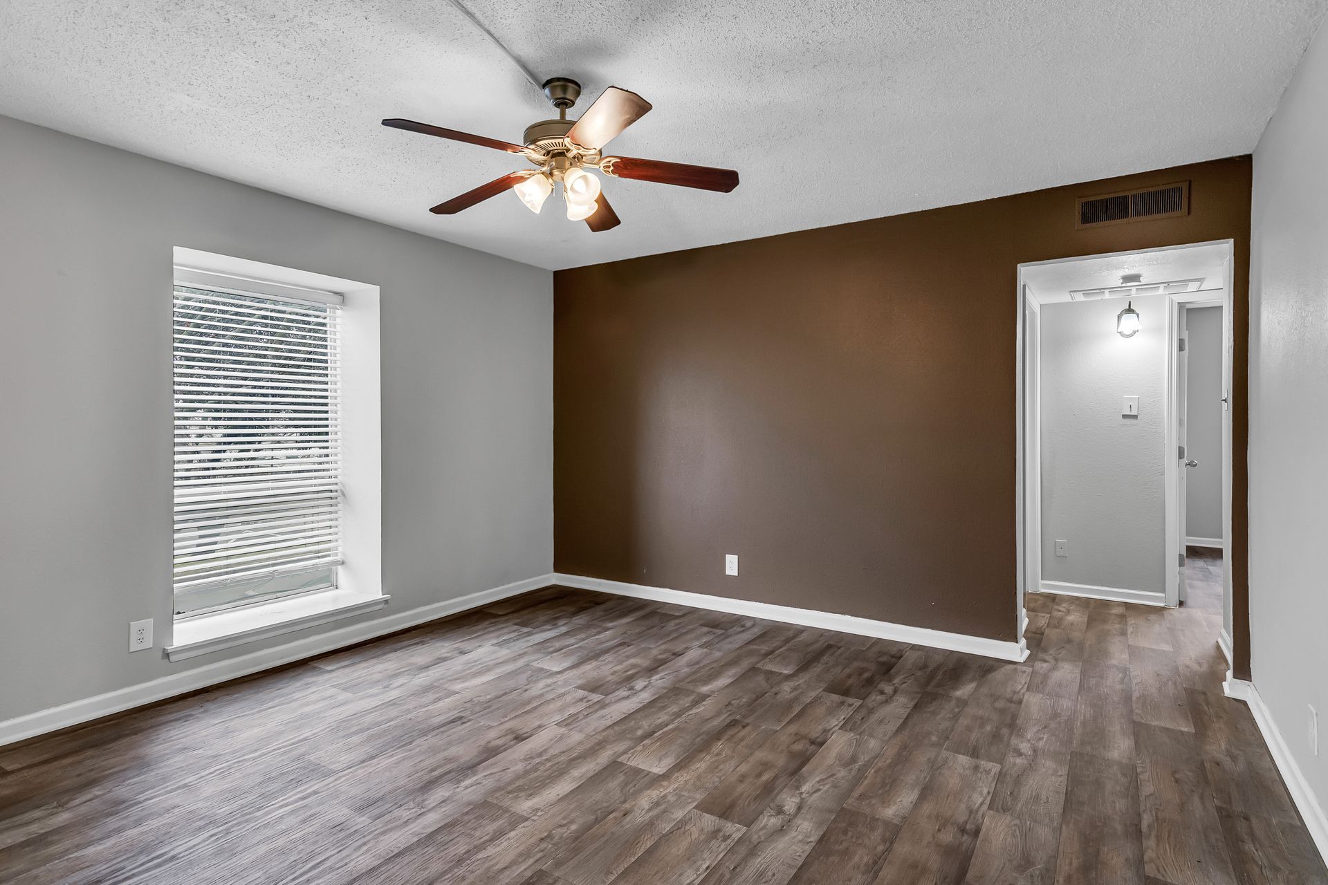 5101 Hawthorne Dr – photo 5