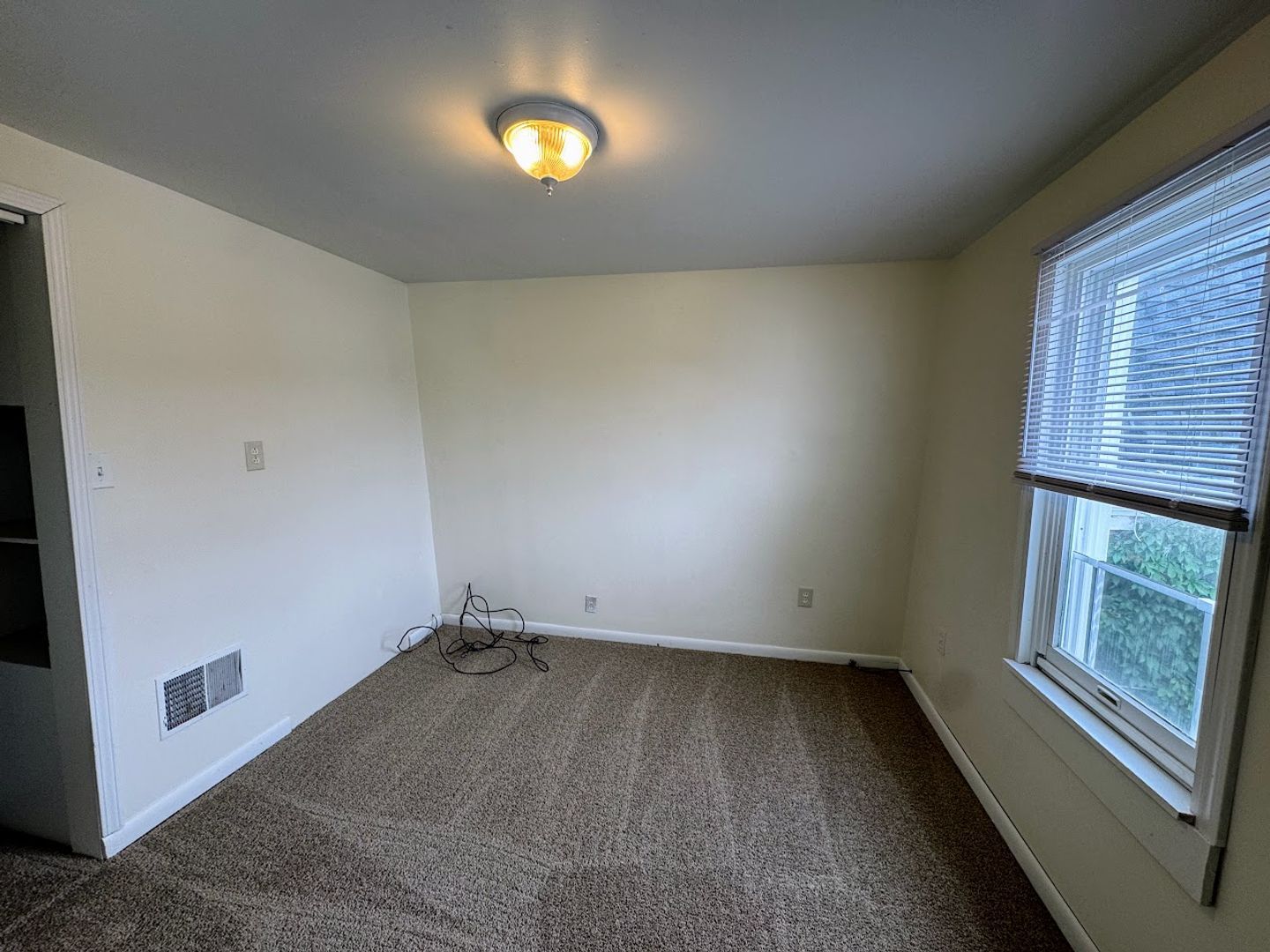 647 5th St – photo 4