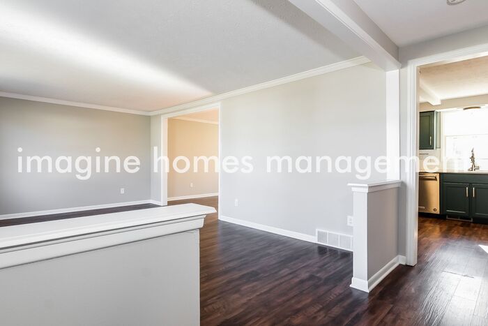 1960 Stoney Hill Dr – photo 4