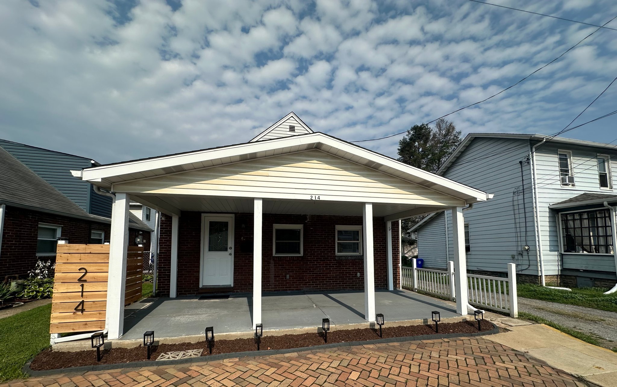 214 12th St – photo 1
