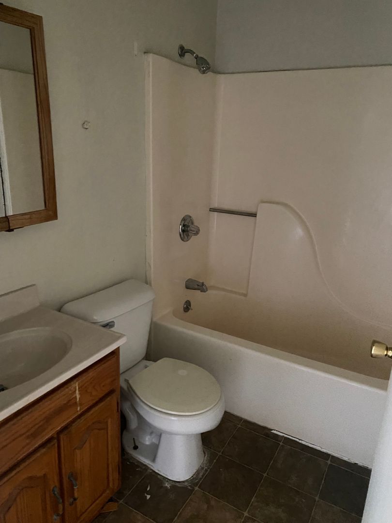 400 W College St unit 1 – photo 2