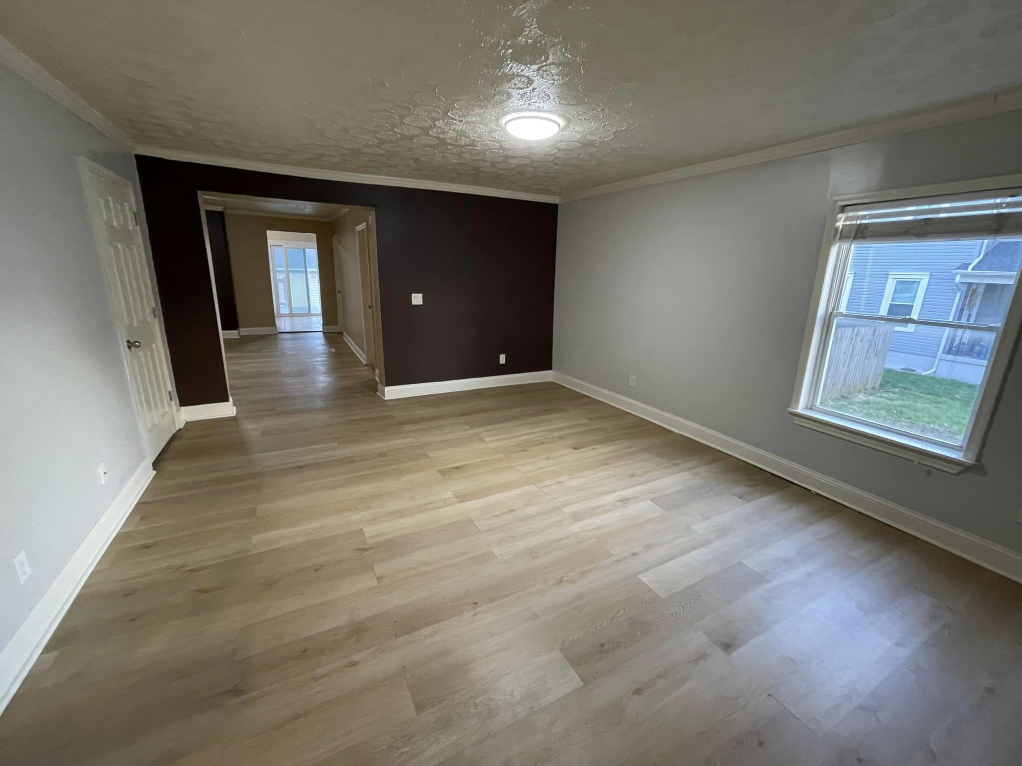332 E Lincoln St – photo 3