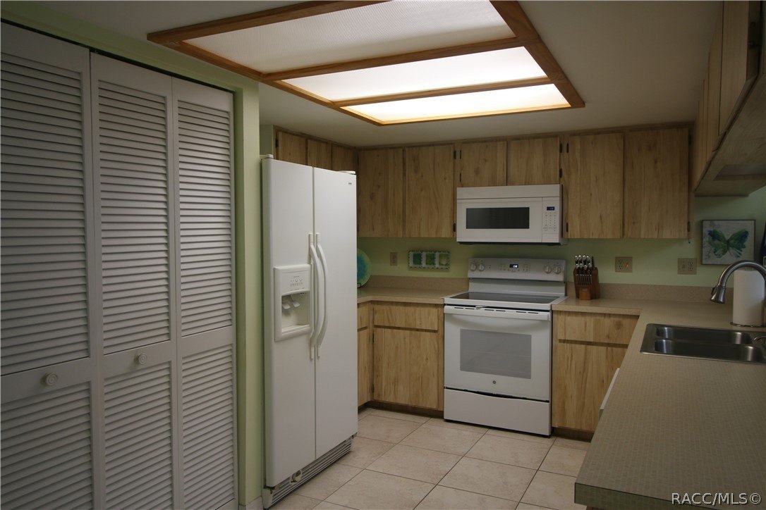 908 Pritchard Island Rd – photo 5