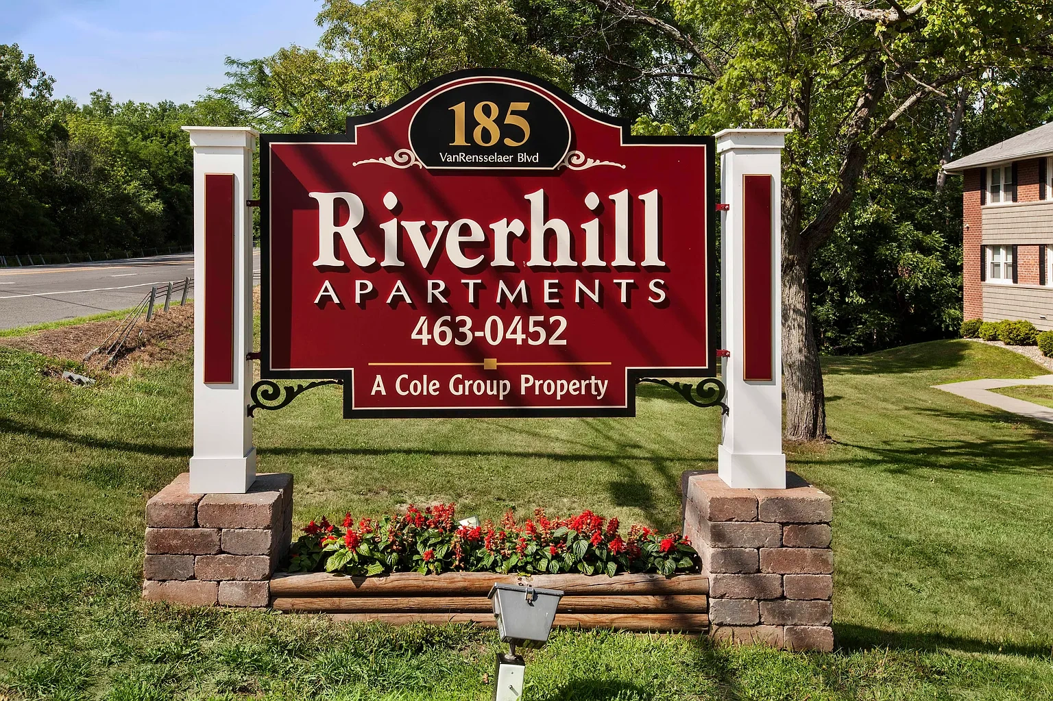 Riverhill Apartments – photo 2