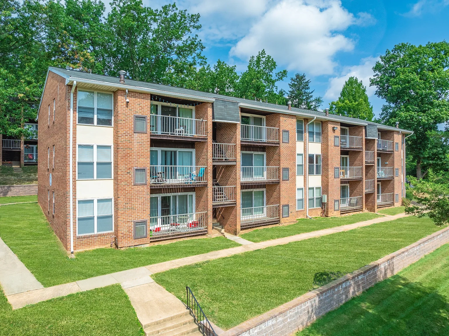 Hillside Apartments – photo 2