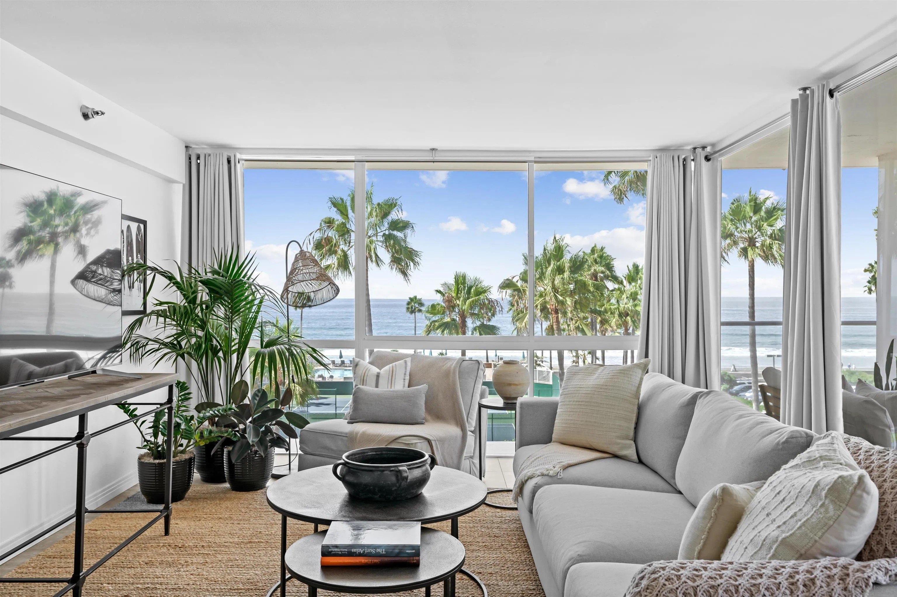 1810 Avenida Del Mundo #307 – photo 1