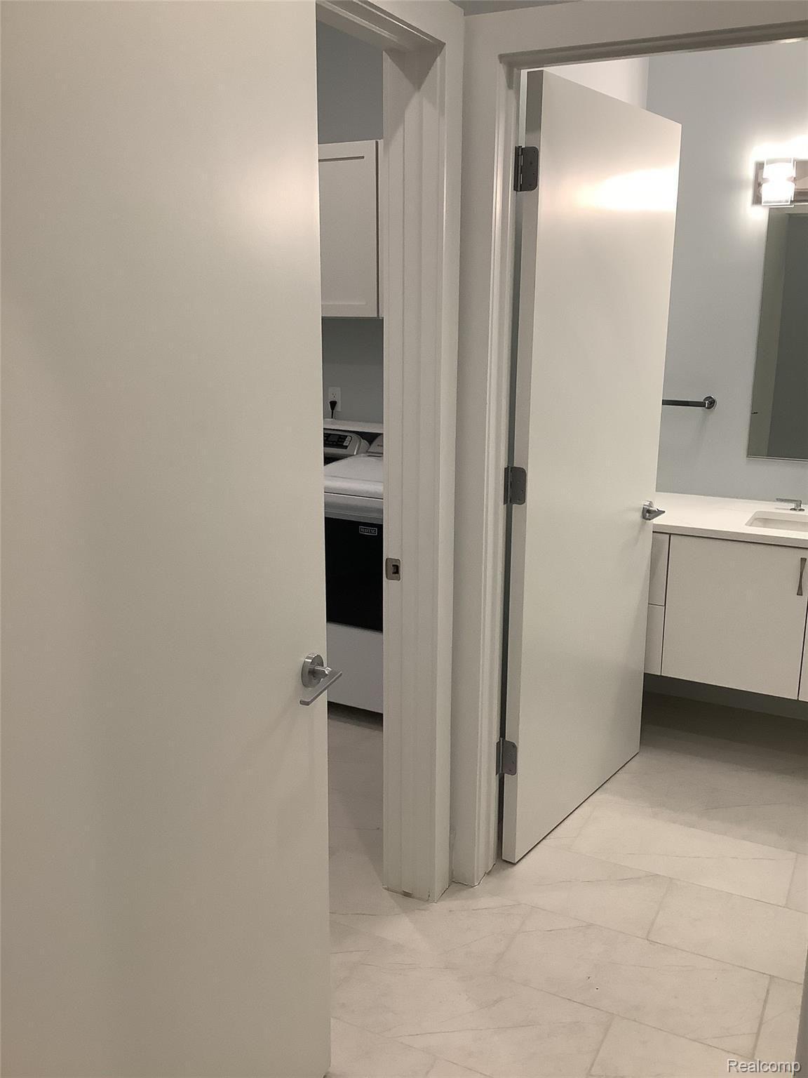 856 N Old Woodward Ave unit 300 – photo 4