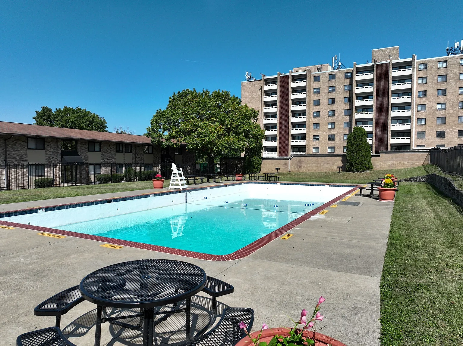 Riverwind at Chatham Park Drive – photo 1