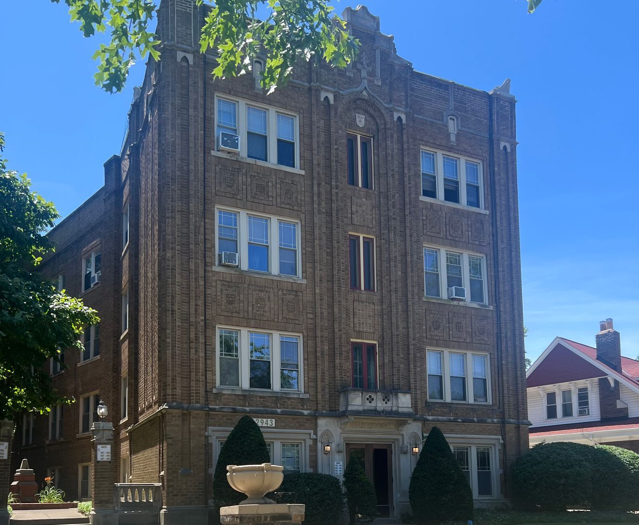 Traymore Apartments – photo 1