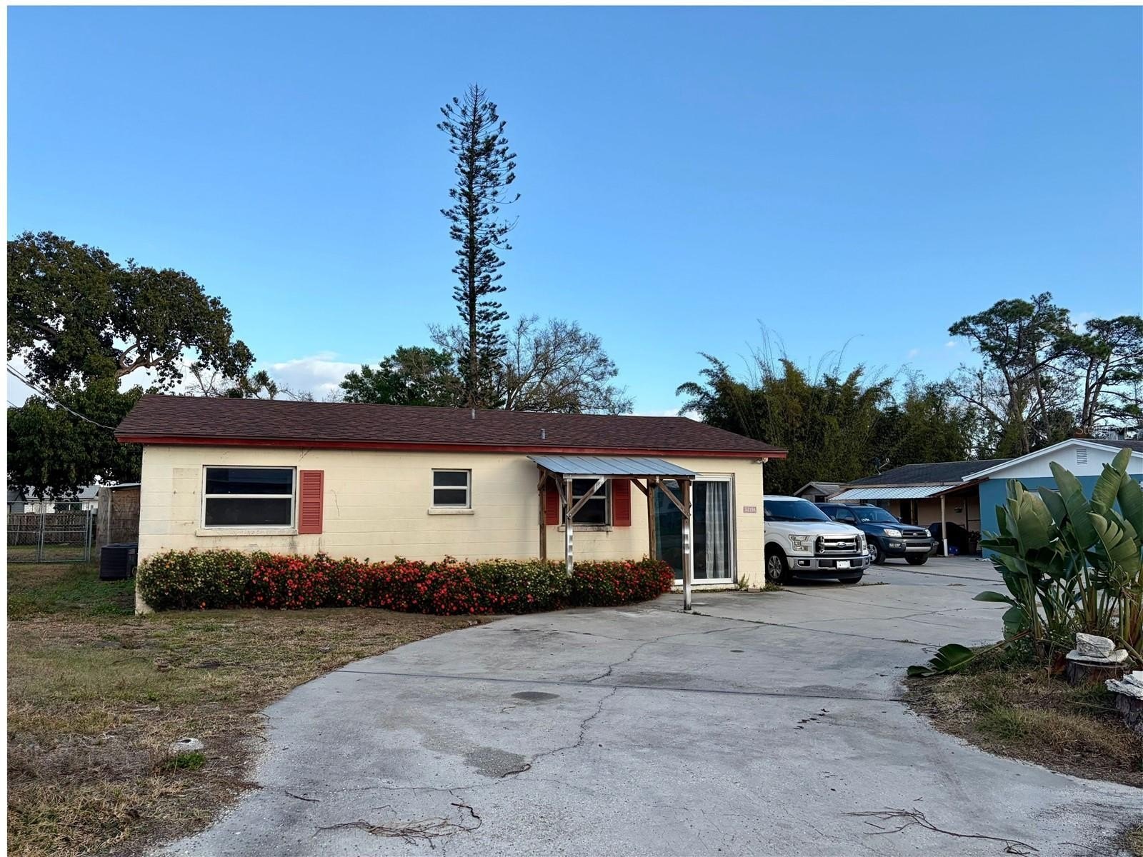 5219 31st St Ct E – photo 1