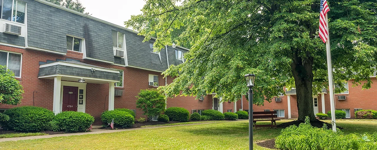 Lake Cable Village Apartments – photo 4