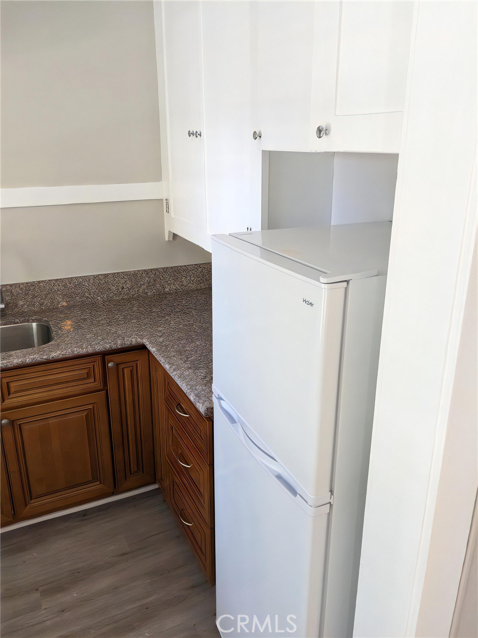 406 Linden Ave unit 11 – photo 4